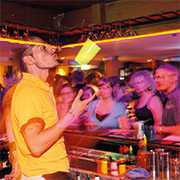 Showeinlage Inklusive Die professionellen Barkeeper heizen euch so richtig ein.