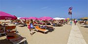 Beachpoint Hier trefft ihr euch täglich. Eure Guides haben auch jede Menge Equipment für euch zum Ausleihen bereit.