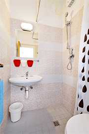 Gastone Riviera Bad Alle Zimmer in dem Hotel sind mit DU/WC ausgestattet.