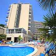 Oasis Park Die 3 Hotelpools machen im Oasis Park den Namen zum Programm.