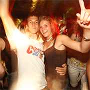 Bei Abireisen powered by ruf sind coole Partys fest im Programm verankert. Bei Abireisen powered by ruf sind coole Partys fest im Programm verankert.