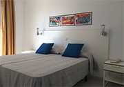 Die coolen, sonnendurchfluteten Zimmer im USA-Look laden zum chillen ein. Party in Spanien, relaxen in der Sonne und schlafen im neu designten Zimmer!
