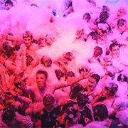 Schaumparty, Schaumparty lalalala.. Die regelmäßigen Schaumpartys, offenbaren euch ein einmaliges Erlebnis.